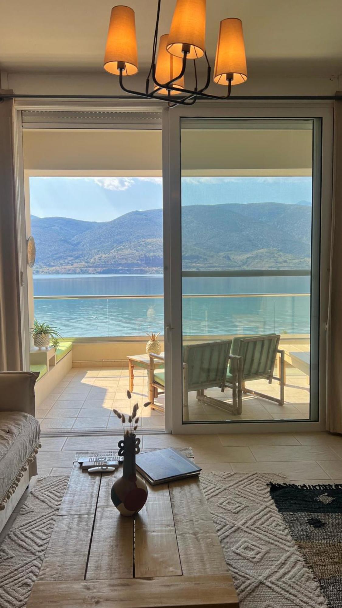 Beach House In Itea-Delphi Bagian luar foto